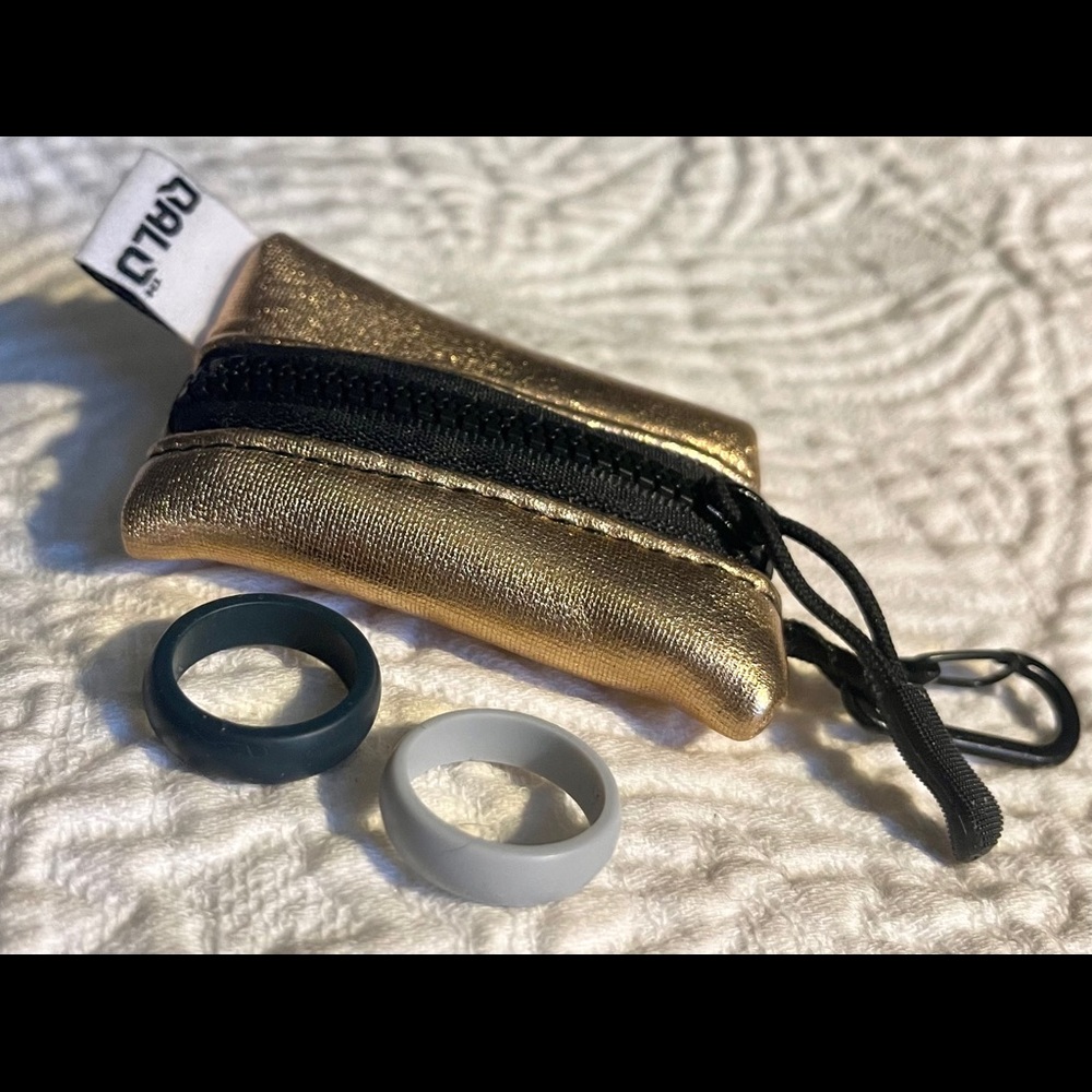 Qalo womens rings. Set of two